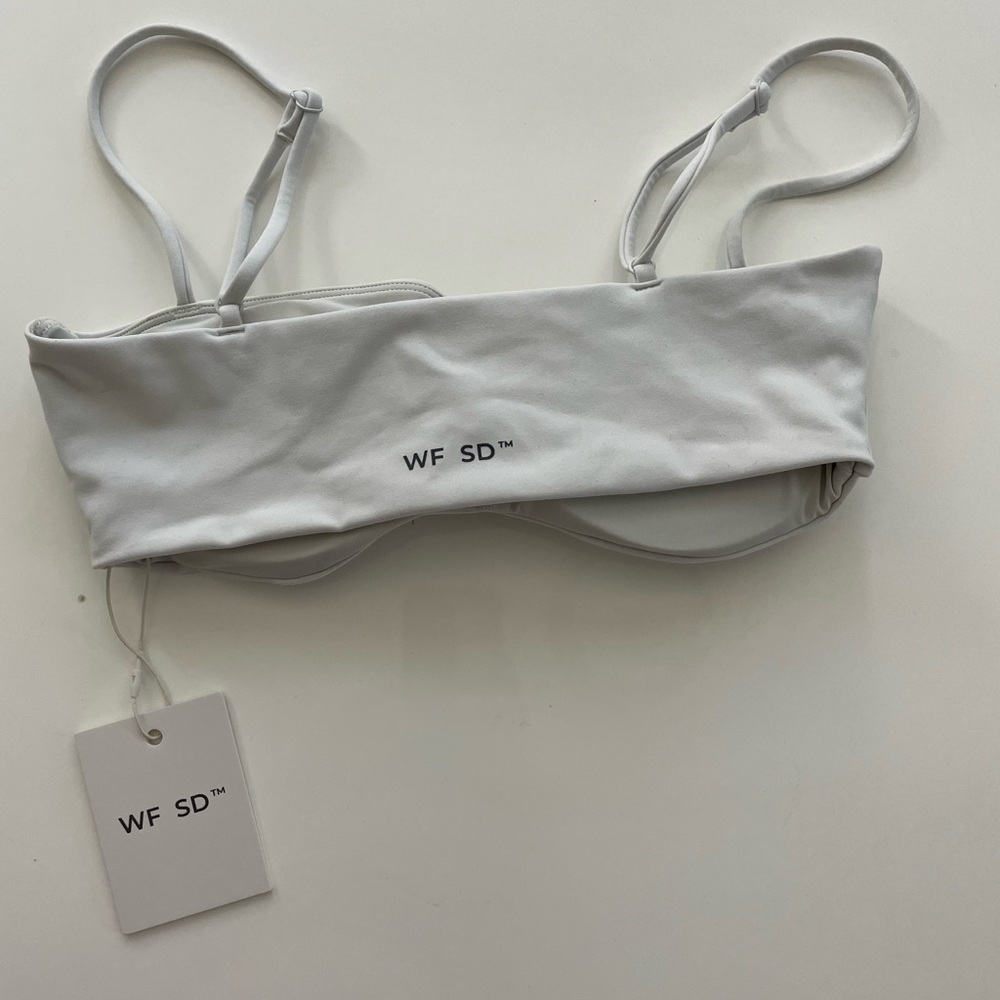 Sarah’s Day X white fox Brixton sports bra
